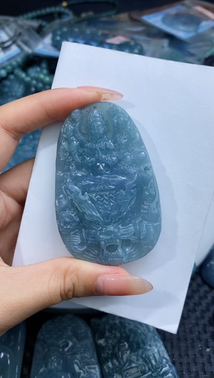 【闪购商品】翡翠颈饰未镶嵌             