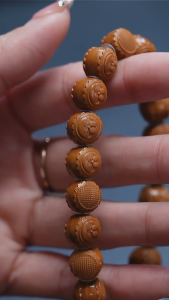 【闪购商品】猴头核桃吊坠苏工橄榄核