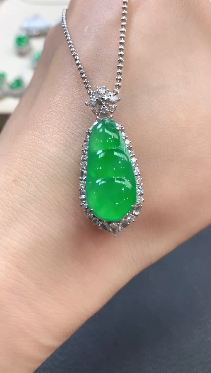 【闪购商品】翡翠吊坠(不含链)18K金镶嵌b114     