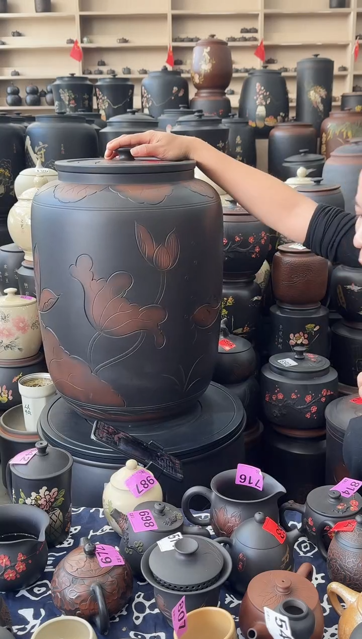 罐瑕疵茶缸高50cm荷花  651