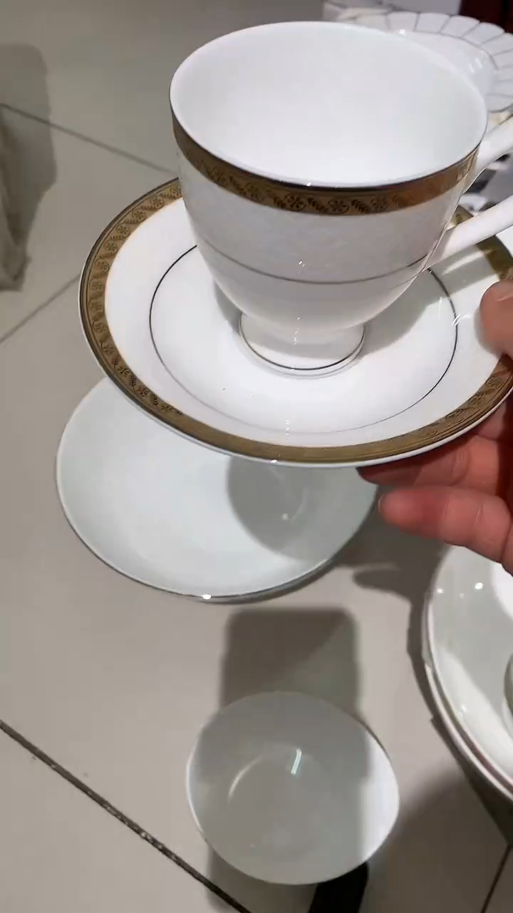 杯碟隆达骨质瓷1