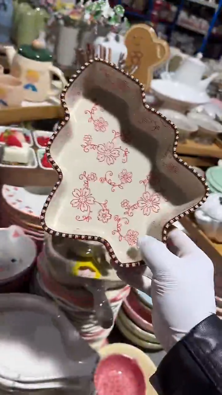 陶瓷红色圣诞树盘微瑕 凑满20元包邮