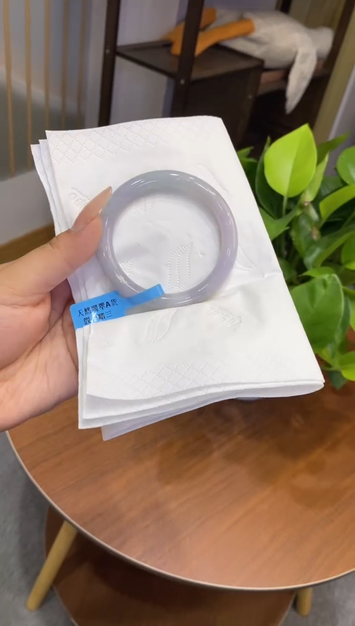 翡翠手镯未镶嵌多人01166