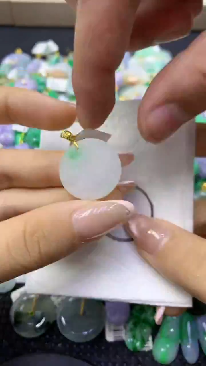 颈饰未镶嵌翡翠天然缅甸翡翠A货