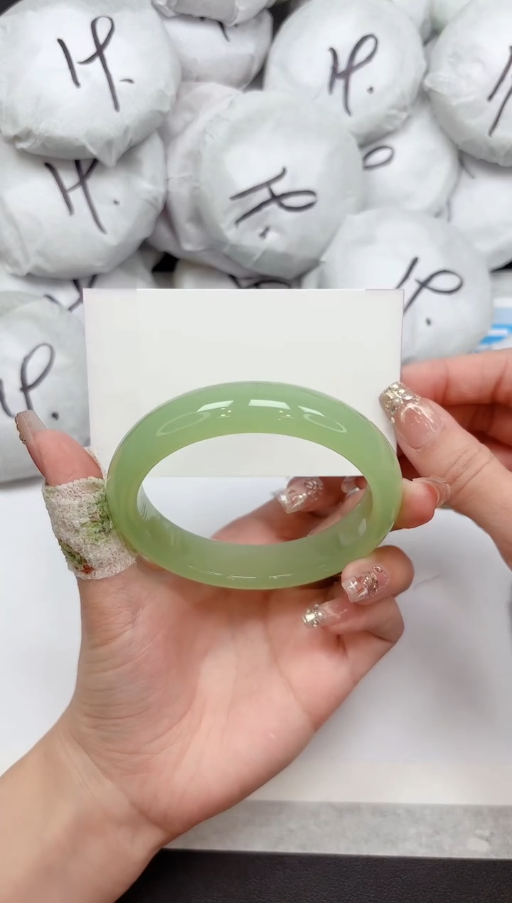 未镶嵌手镯石英质玉124-60.6