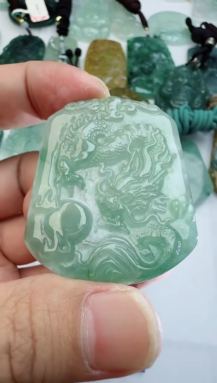 【闪购商品】翡翠颈饰未镶嵌1111111111