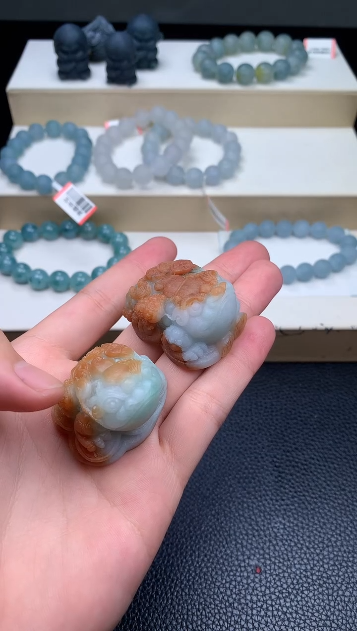 未镶嵌定制翡翠R****_金蟾