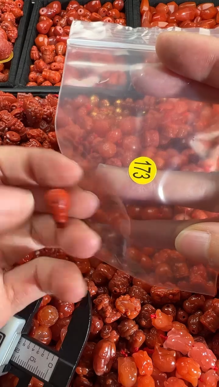 【闪购商品】南红玛瑙颈饰未镶嵌1