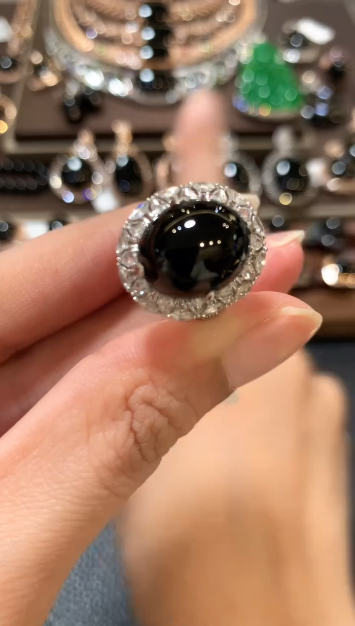 18K金镶嵌戒指翡翠m33  