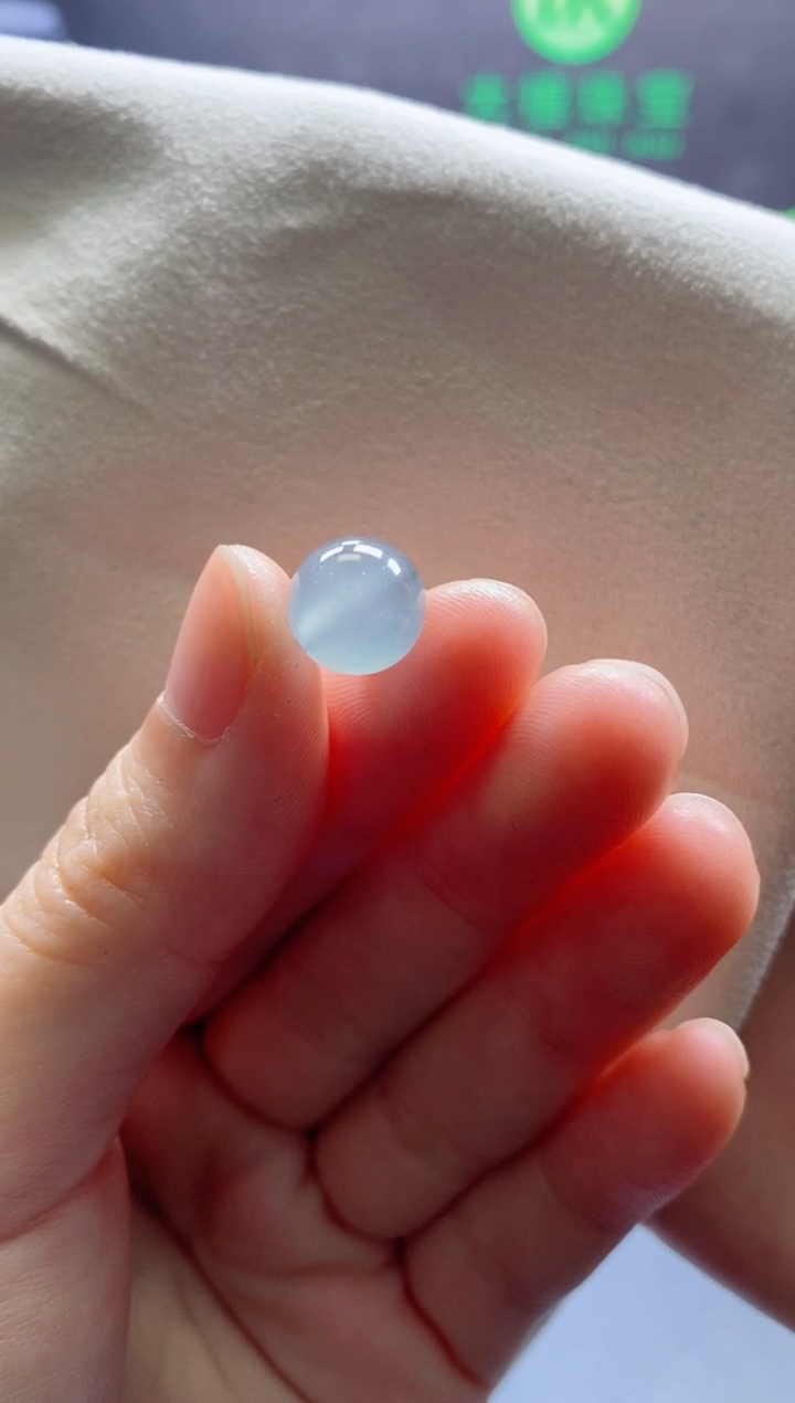 颈饰未镶嵌翡翠L***C0886582844