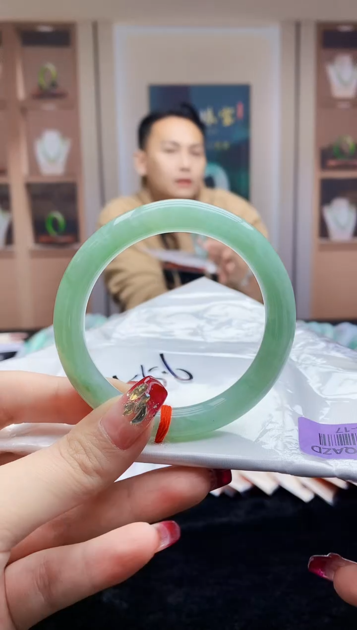 【闪购商品】翡翠手镯未镶嵌    H74-17