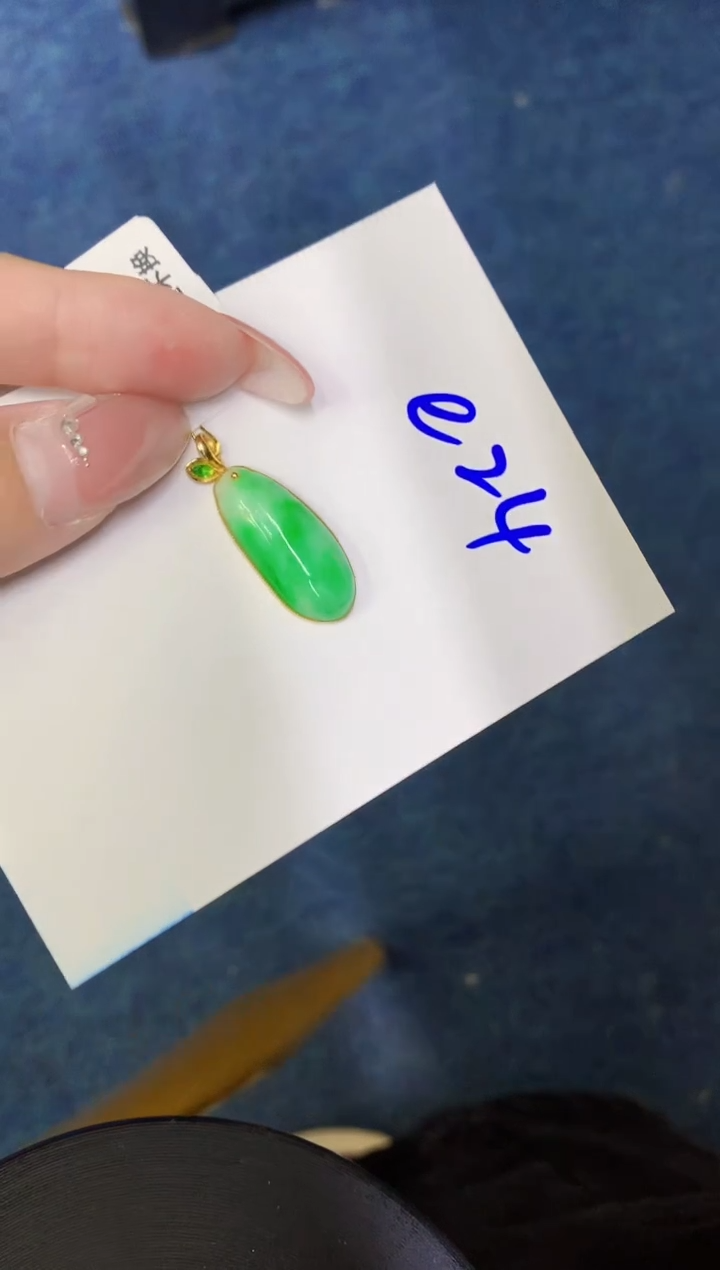 【闪购商品】翡翠颈饰18K金镶嵌000000000000