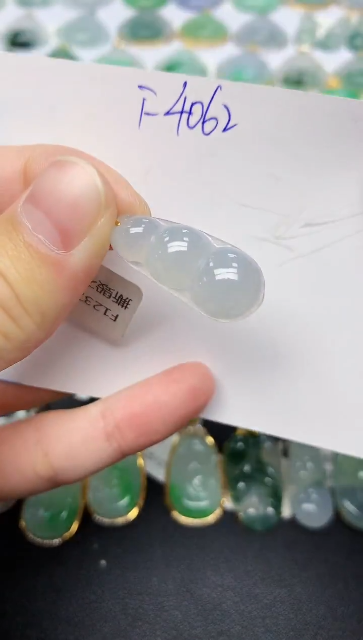 颈饰18K金镶嵌翡翠天然缅甸A货翡翠百元以上9元证书费自理