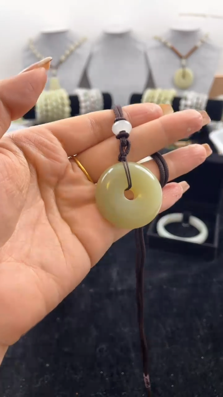 【闪购商品】和田玉吊坠(赠链)未镶嵌天然和田玉小平安扣吊坠