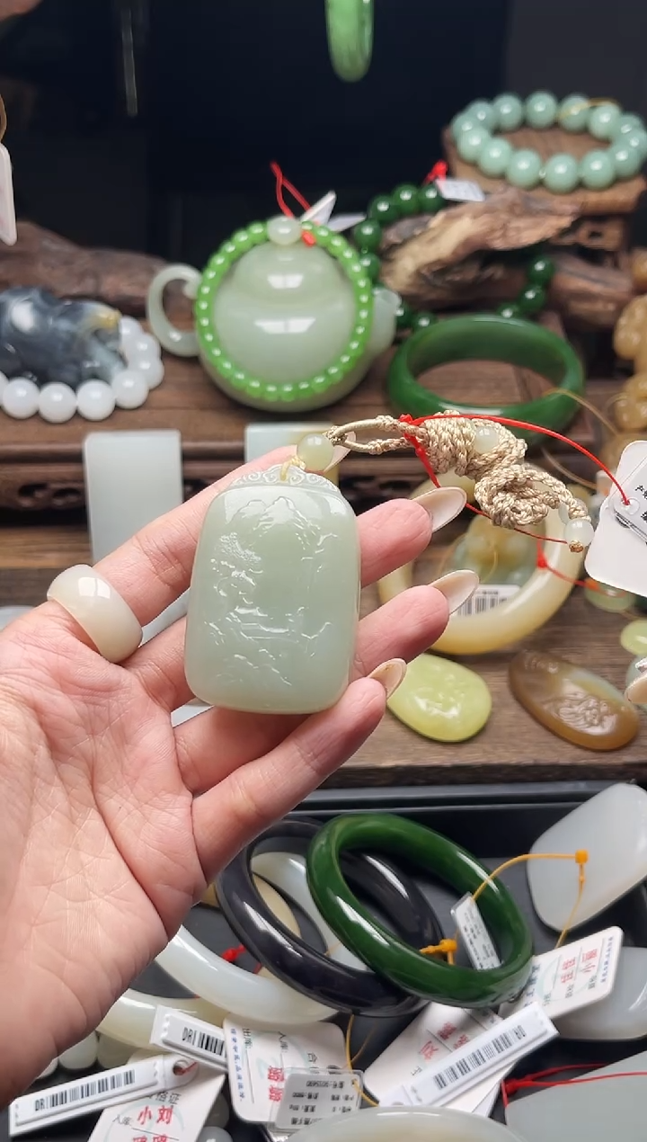 吊坠(不含链)未镶嵌和田玉@*风迪克兰 山水牌9004121