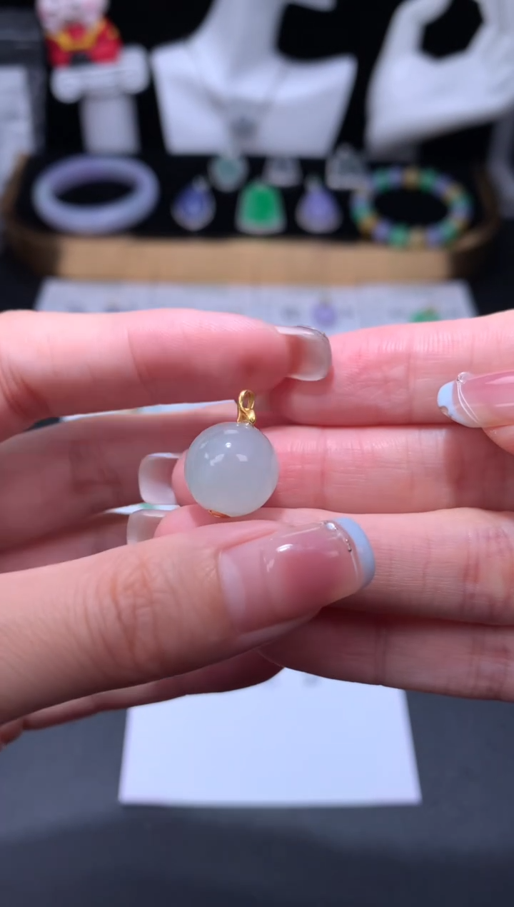 颈饰18K金镶嵌翡翠48小时鉴赏期 退货不扣服务费