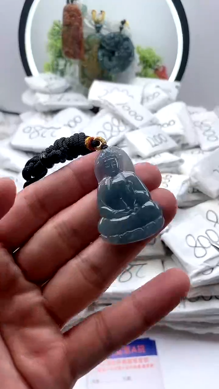 【闪购商品】翡翠颈饰未镶嵌小观音【品质一般能接受再拍】