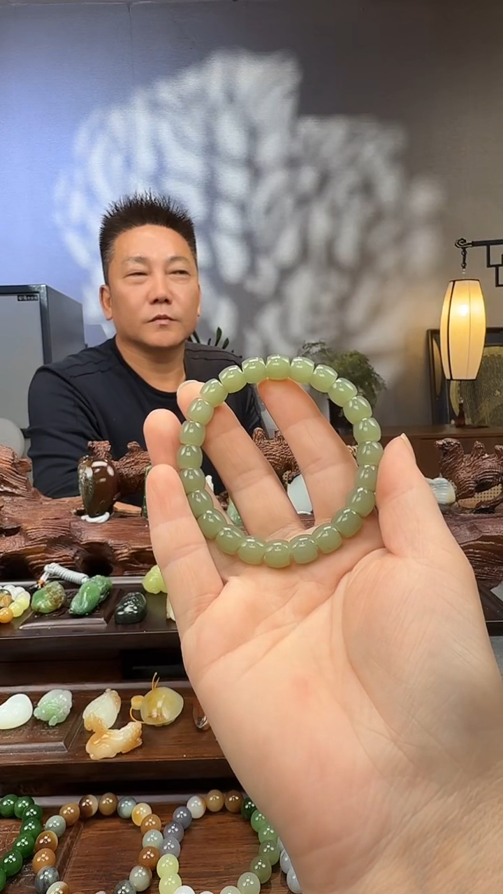 未镶嵌手串和田玉铸****甲手串