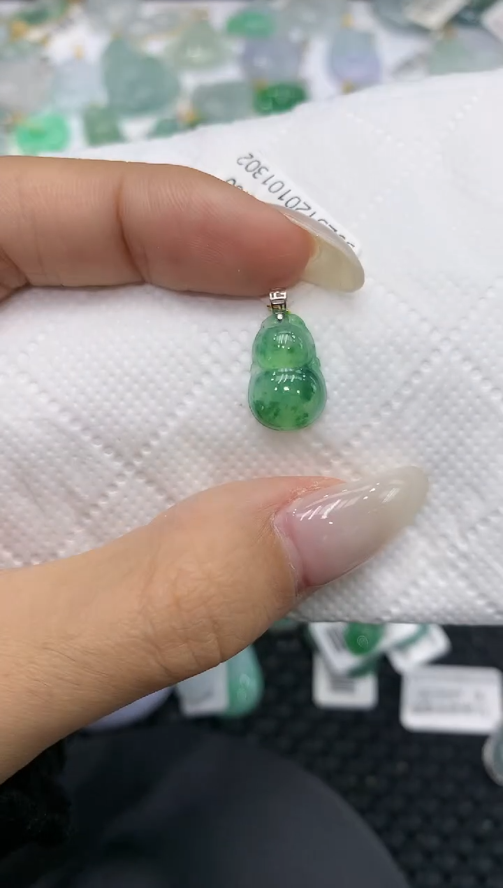 颈饰18K金镶嵌翡翠111111111111