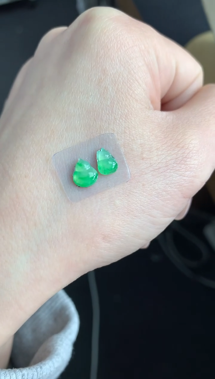 【闪购商品】定制翡翠未镶嵌一对葫芦