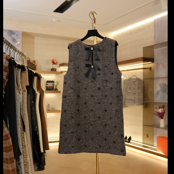 【J】背心连衣裙女2025秋冬季轻奢高级感无袖中长裙JJ026