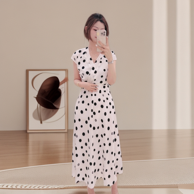GXO2025夏季新款法式优雅V领波动碎花连衣裙显瘦裙子LYQ0213