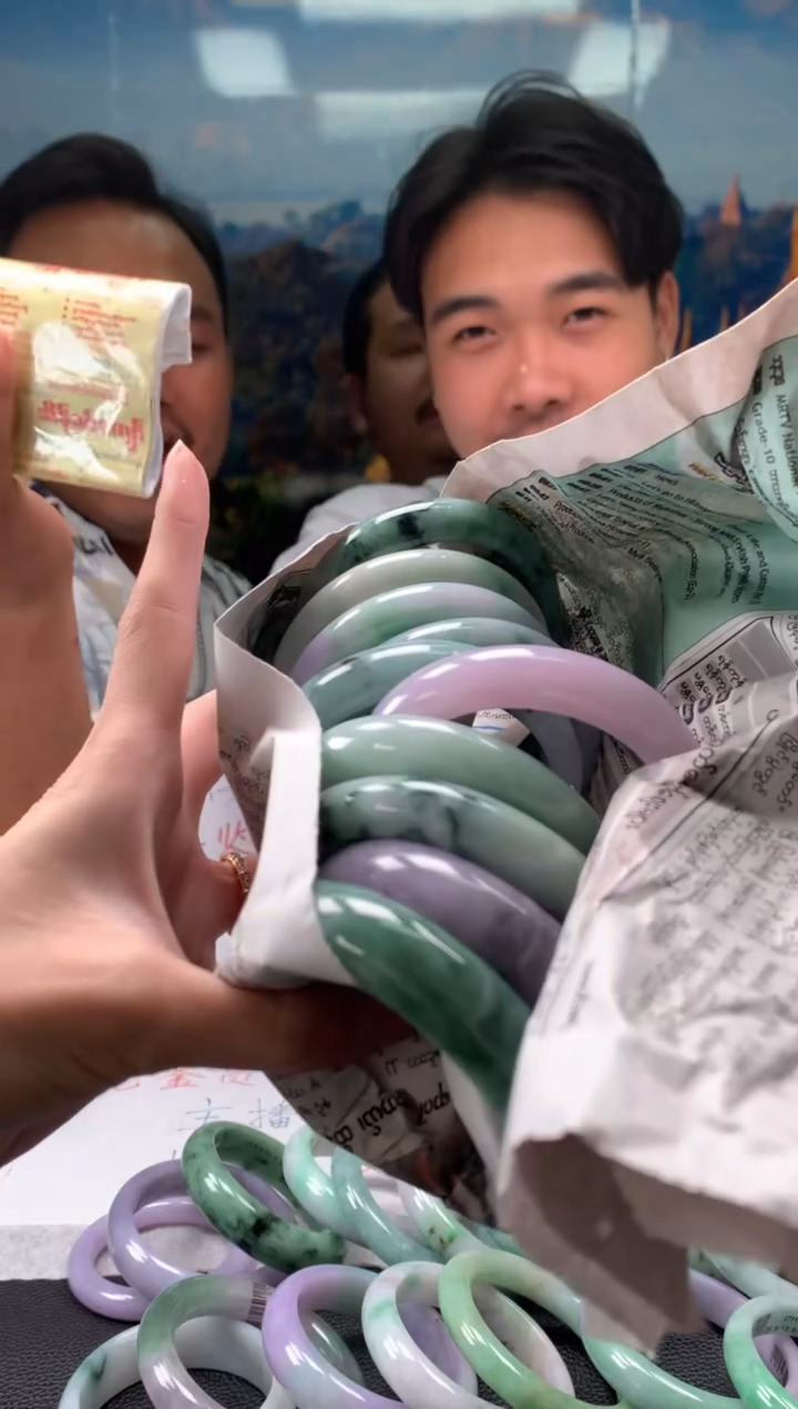 【闪购商品】翡翠手镯未镶嵌翡翠手镯 展示链接