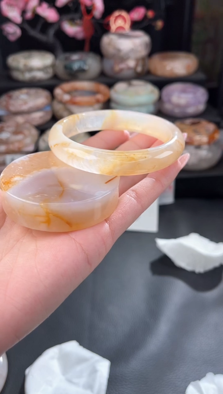 【闪购商品】石英质玉手镯未镶嵌59