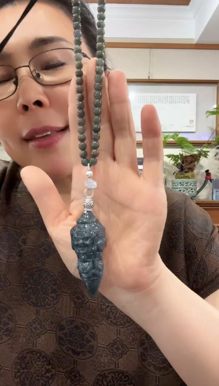 翡翠未镶嵌颈饰国风