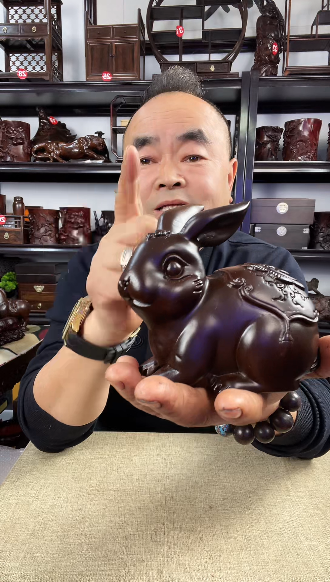 木老李红木工艺品兔