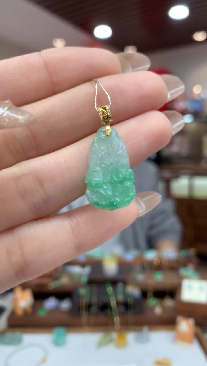 【闪购商品】翡翠吊坠(不含链)18K金镶嵌白菜