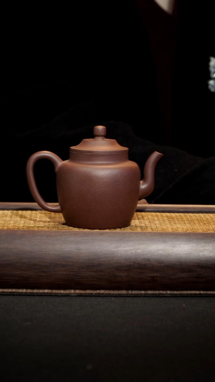 【闪购商品】紫砂茶壶崇雅堂宫灯紫泥185毫升