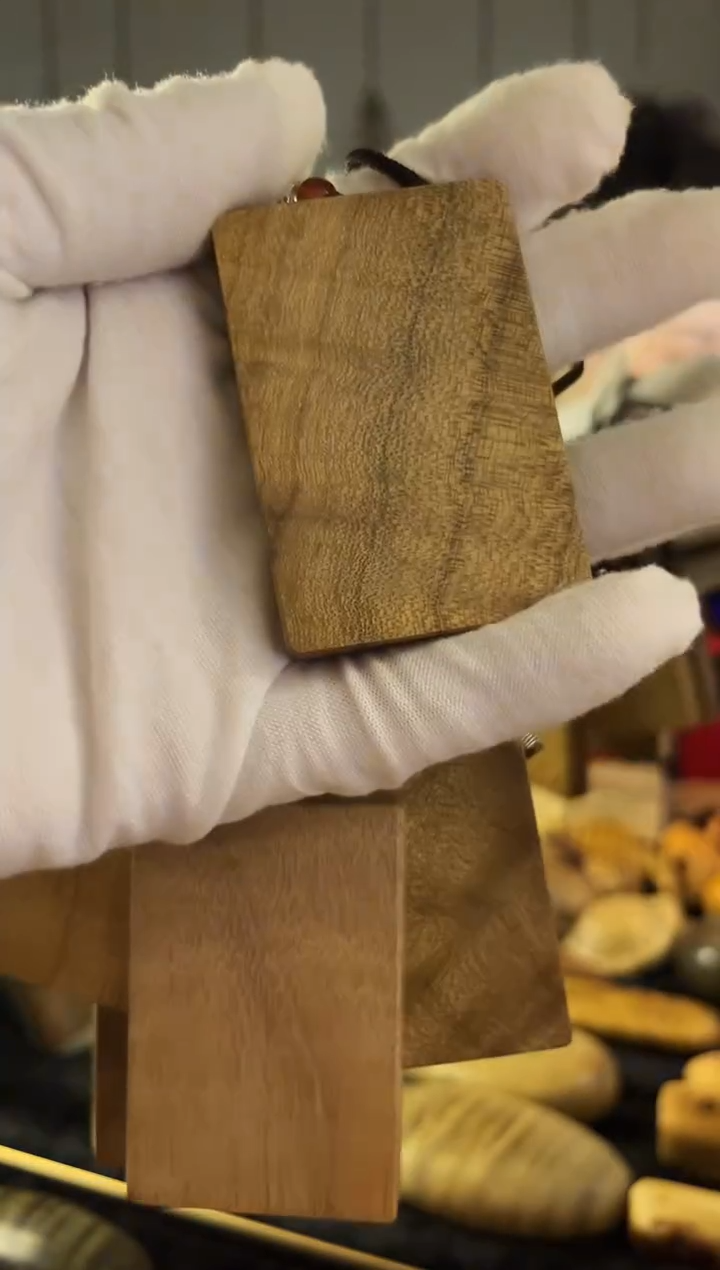 金丝楠九*龙楠阁阁木艺工艺品