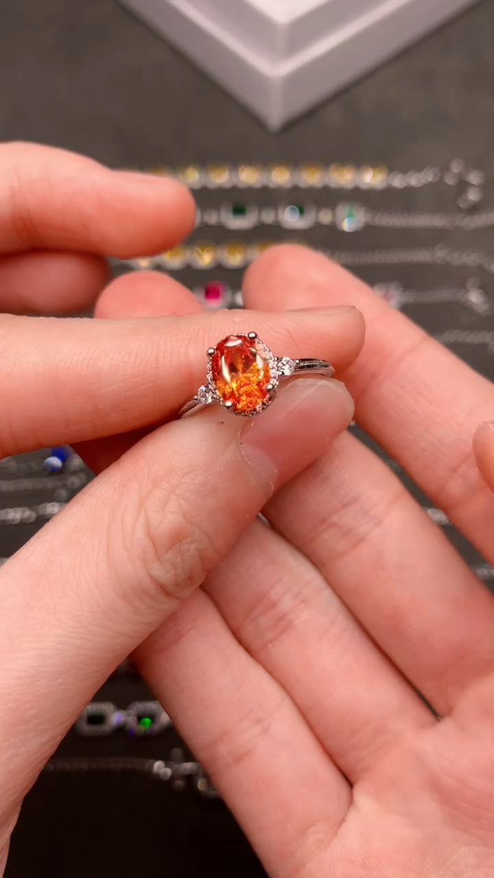 【闪购商品】彩色蓝宝石戒指银S925镶嵌......