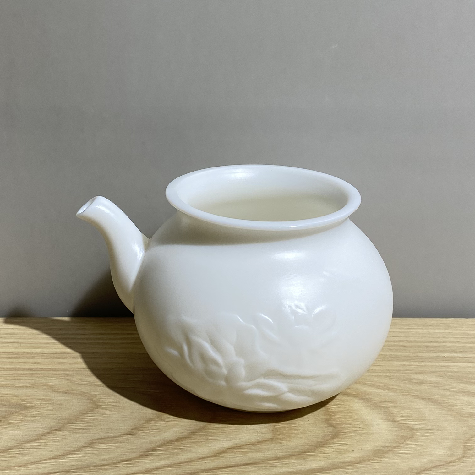 吾游茶器羊脂玉瓷素烧浮雕莲公道杯纯白陶瓷茶道配件