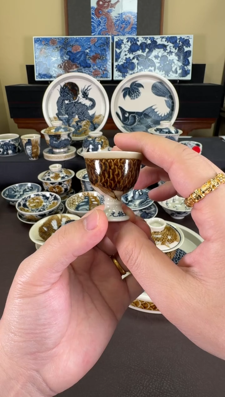 【闪购商品】二号釉金龙鱼小酒杯