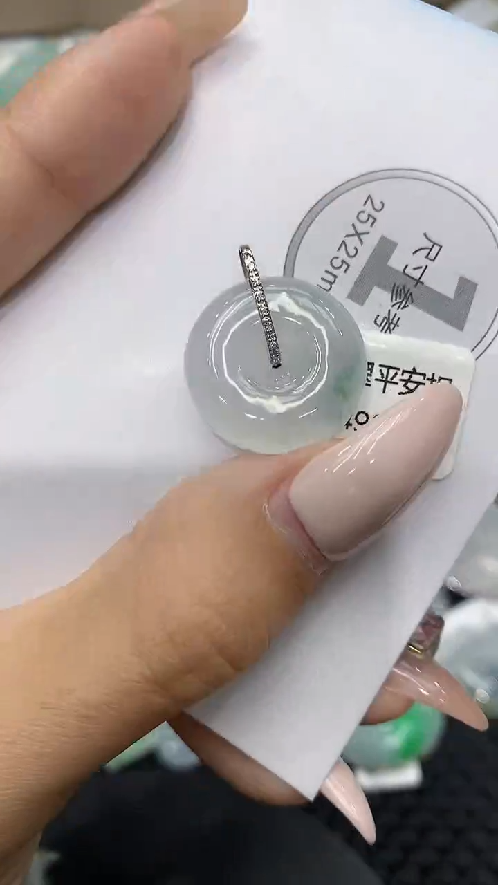 颈饰18K金镶嵌翡翠111111111111