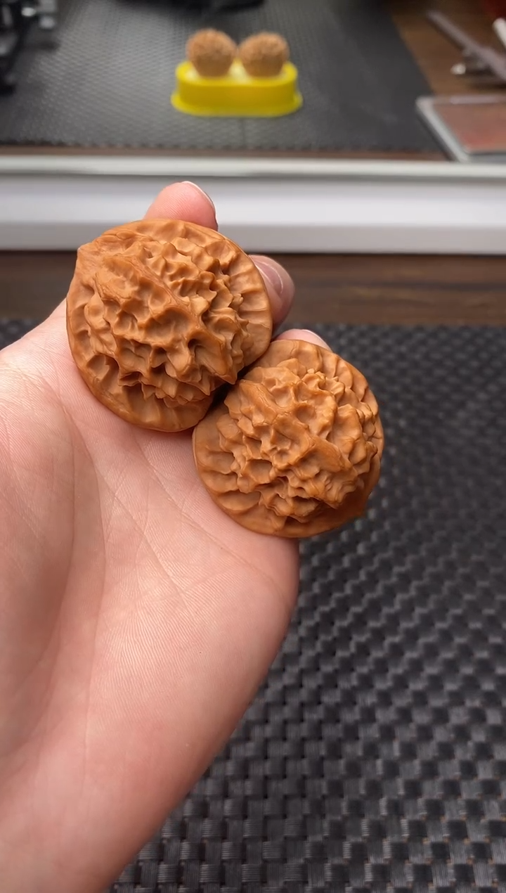 把件文玩核桃全品秦岭龙鳞纹狮子头43尺（45克）