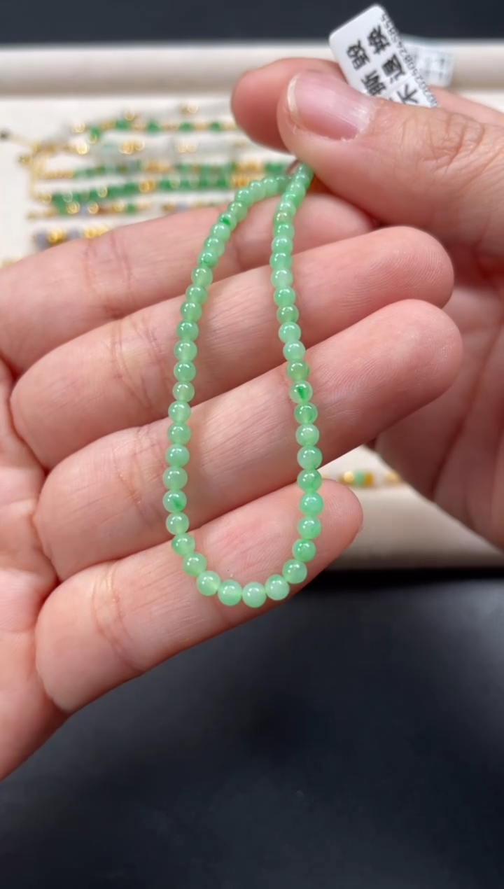 18K金镶嵌手链翡翠一条   P509