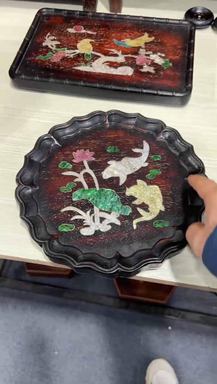 木木 非洲紫檀螺钿镶嵌海棠角插屏壶承