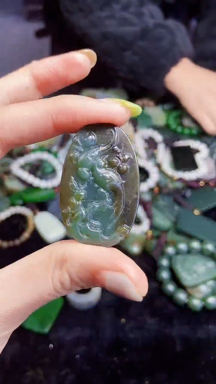 颈饰未镶嵌和田玉1