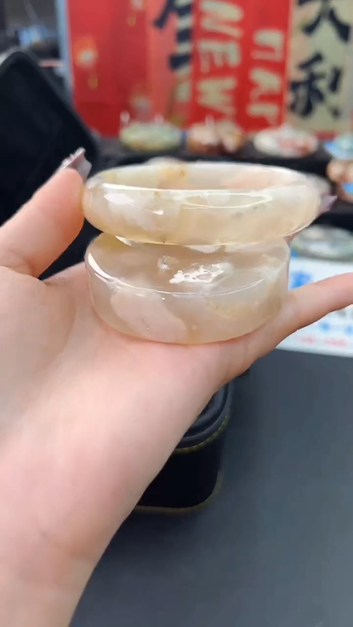 【闪购商品】石英质玉手镯未镶嵌赠送镯心（63圈口）