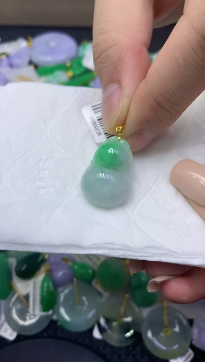 颈饰18K金镶嵌翡翠天然缅甸翡翠A货