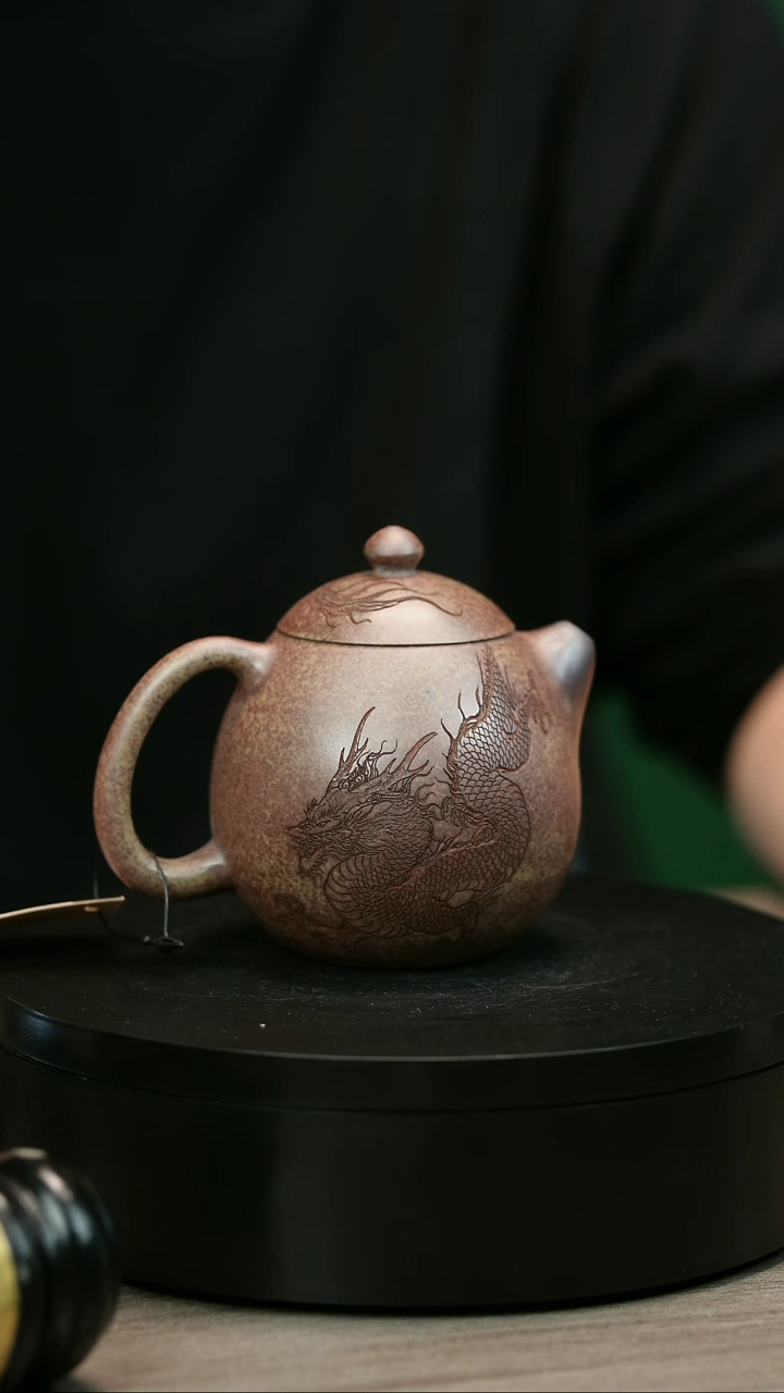 茶壶紫砂那***忆H2257顾建华段泥刻字龙蛋