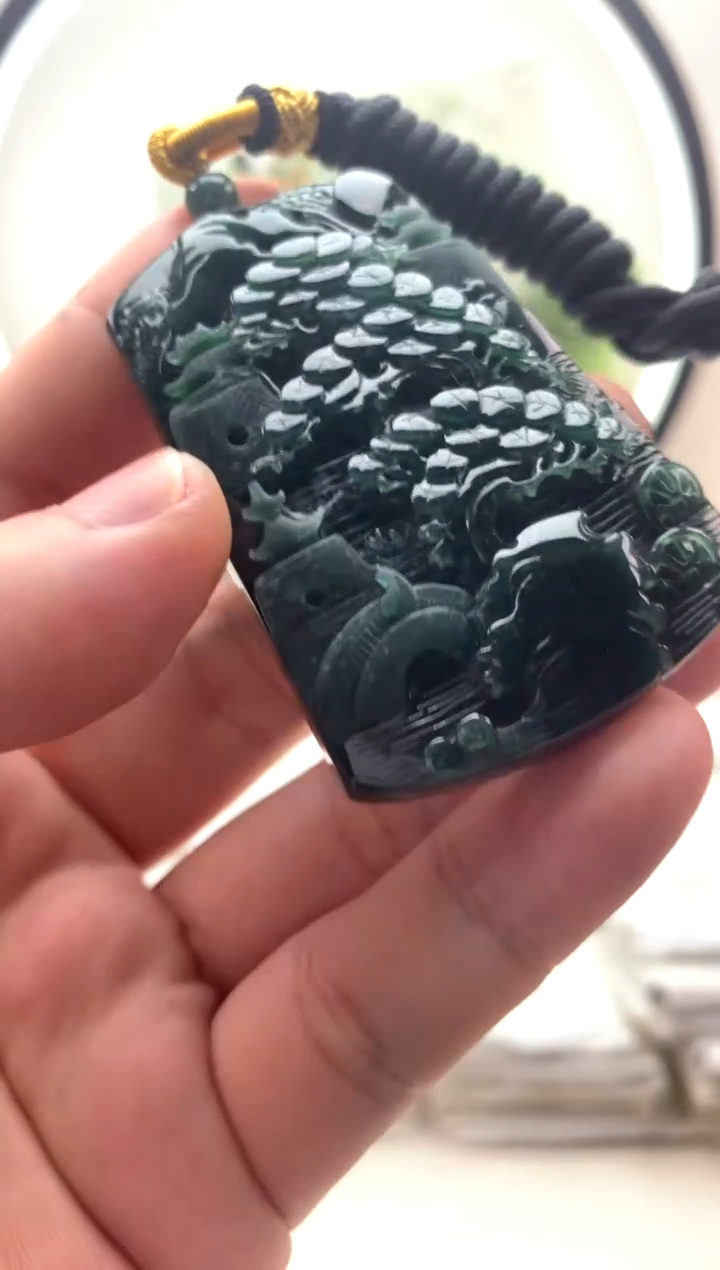 颈饰未镶嵌翡翠山水