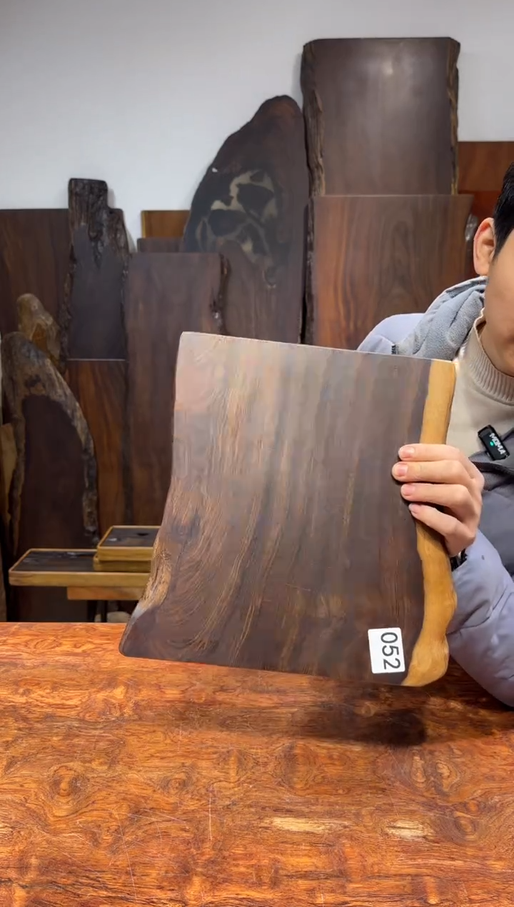 风车木（黑檀木）尺寸31*27*2编号052