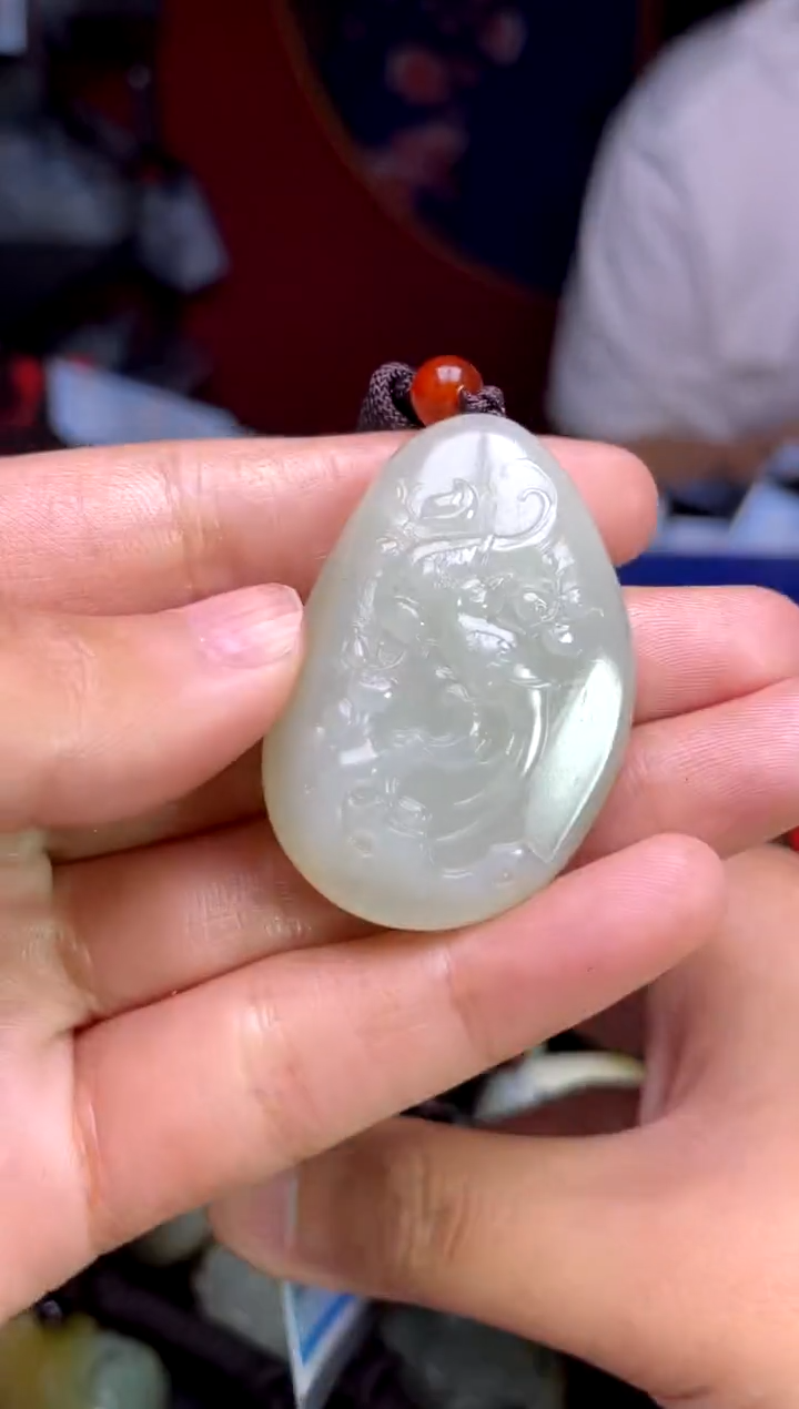 和田玉未镶嵌颈饰1