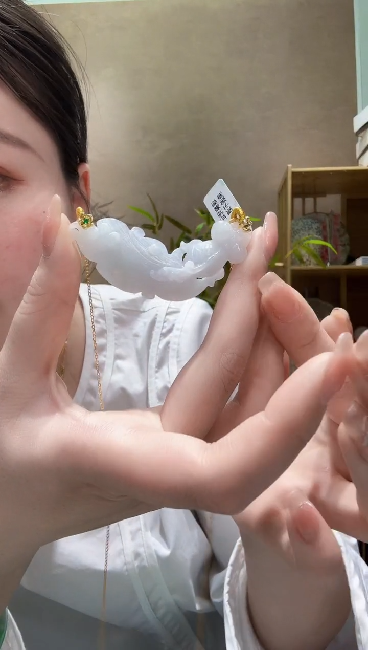 翡翠未镶嵌颈饰吊坠