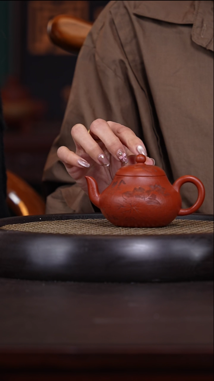 【闪购商品】紫砂茶壶顾美凌13-85粗砂朱泥150c