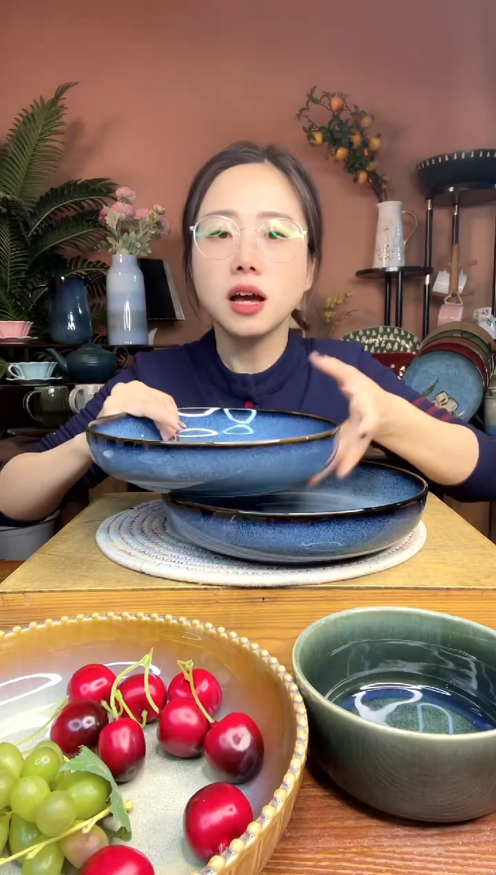 陶瓷8.8英寸蓝色深盘 2件 微瑕疵